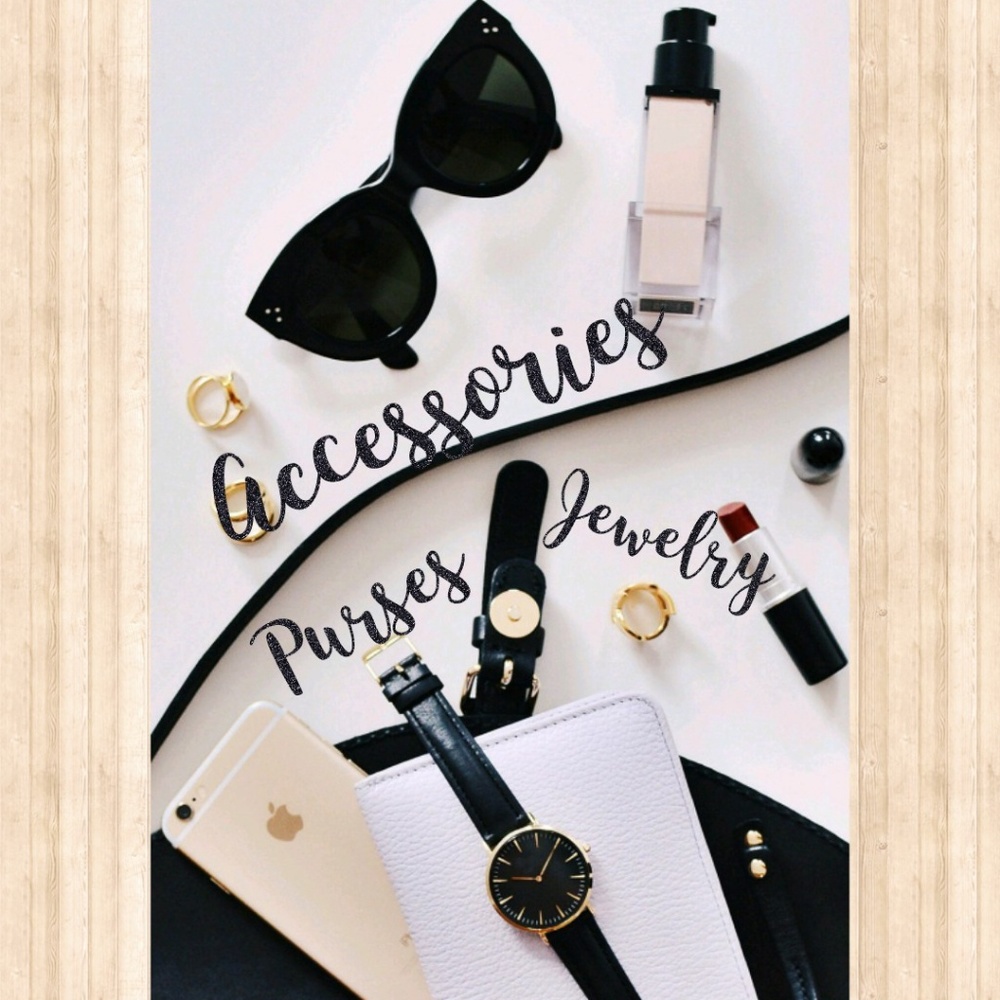 Your outfit wouldn't be complete without these!🕶